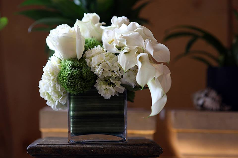 Center piece: Exotic white