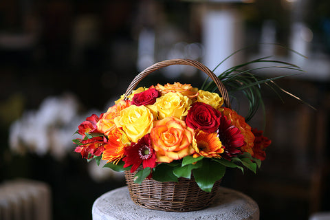 Gerbera & Rose centerpiece in glass square vase 4x4