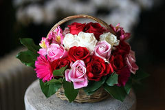 Gerbera & Rose centerpiece in glass square vase 4x4